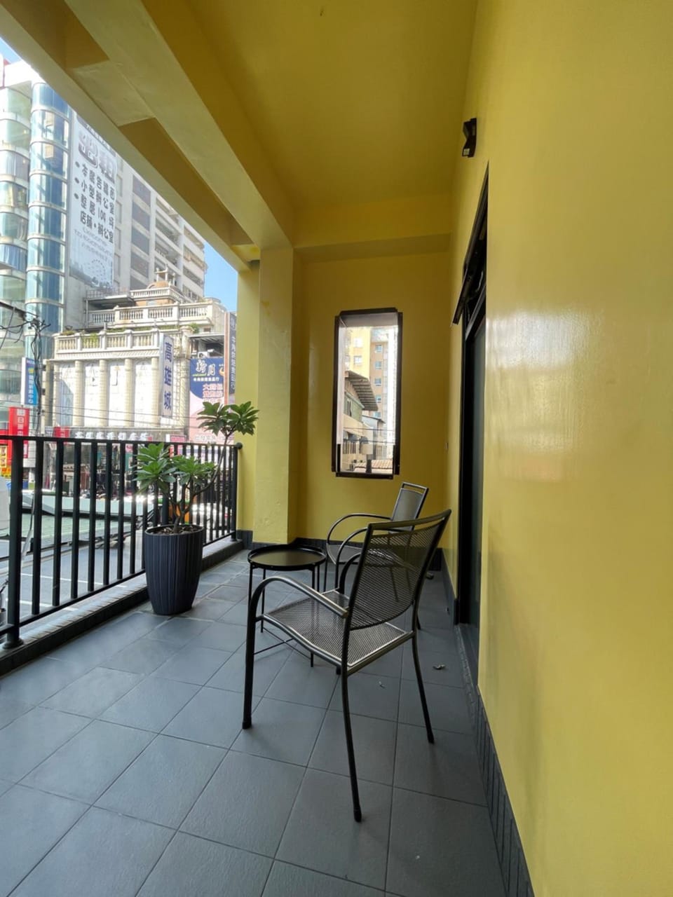 Rooster B&B Inn in Kaohsiung