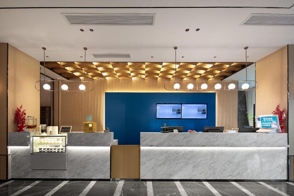 Echarm Hotel Haikou Provincial Government Riyue Plaza Duty Free Shop Hotel in Hainan