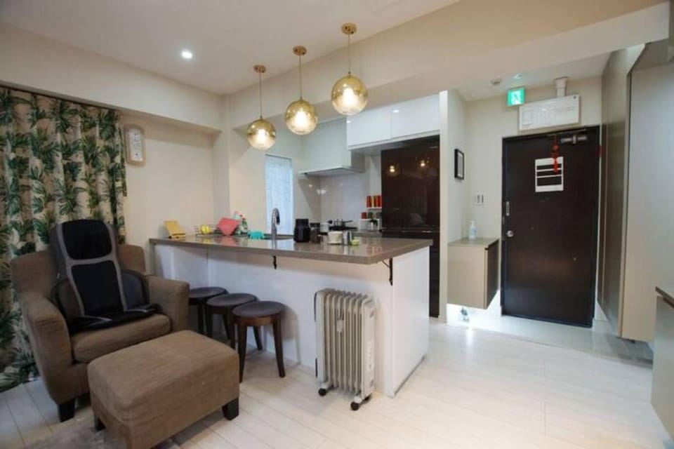 TOKYOGUEST NIHOMBASHI Hotel in Chiba Prefecture