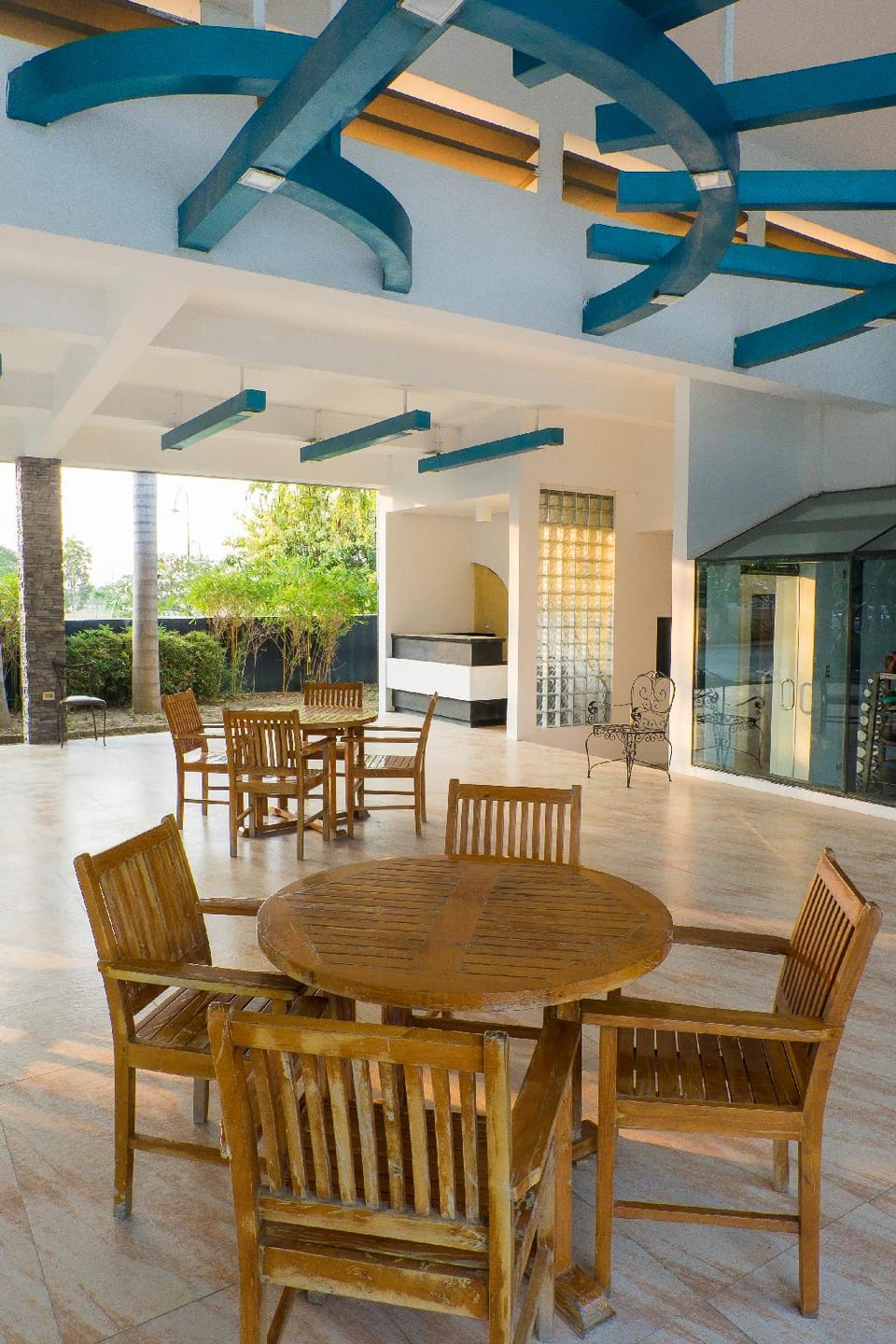 Poolside bar