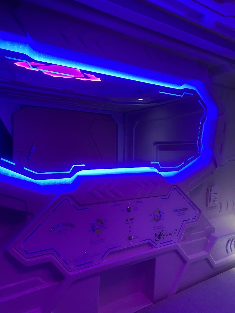 Mermaid Space Capsule Hostel Palermo美人鱼时空胶囊旅馆 Capsule hotel in Palermo