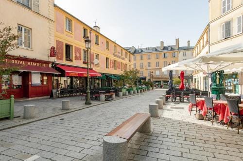 Charming Apartment in the Heart of Versailles Hotel in Versailles