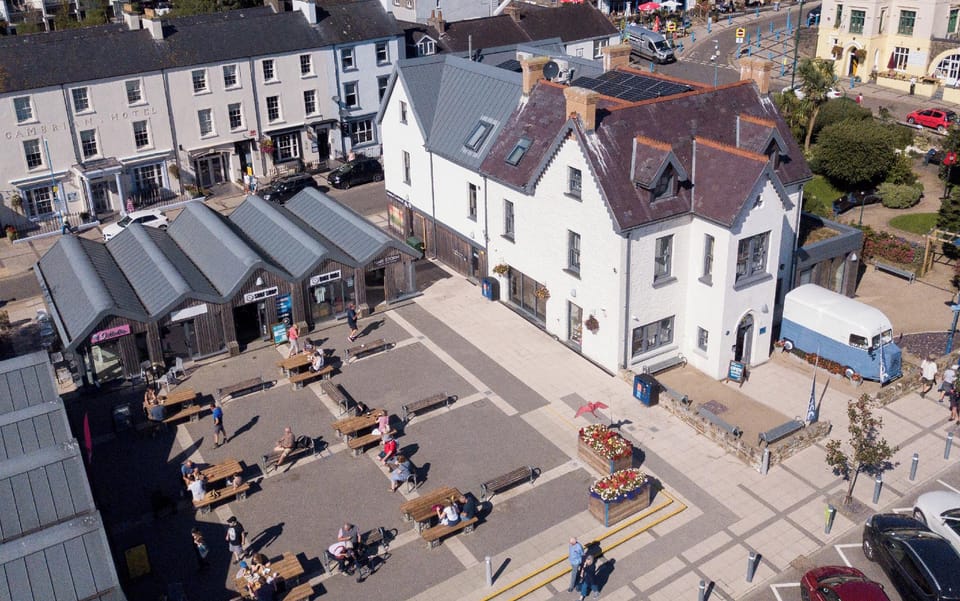Harbour Stays - The Marine Centre, Saundersfoot Harbour, SA69 9HE Capsule hotel in Saundersfoot