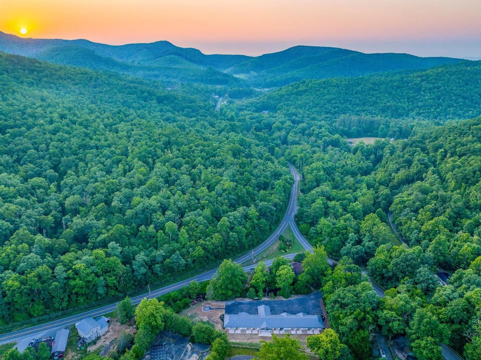 Lodge at Mount Mitchell Motel in Buncombe County
