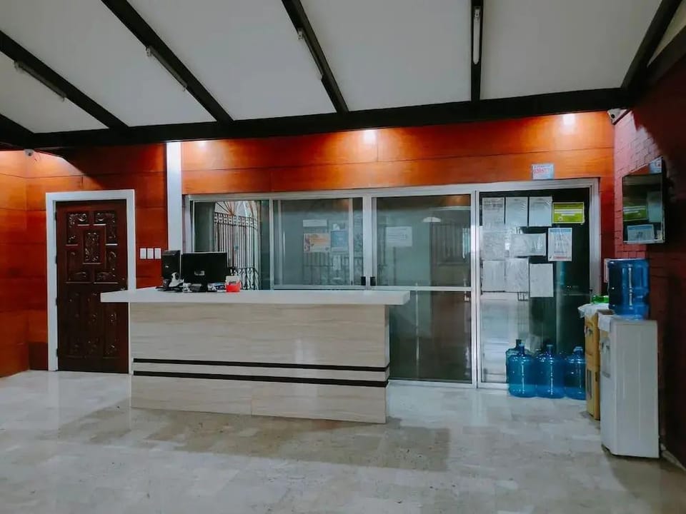 Paul's Corner Bedspace Hotel in Manila City