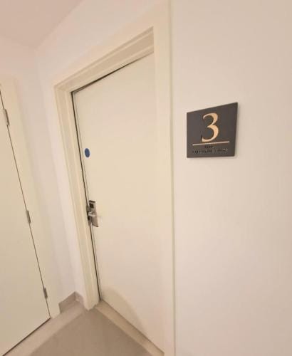 En-suites Suites - Leeds City Retreat with Kitchenette- LGI Hospital- Free 5G WIFI & Netflix- Univer Hotel in Leeds