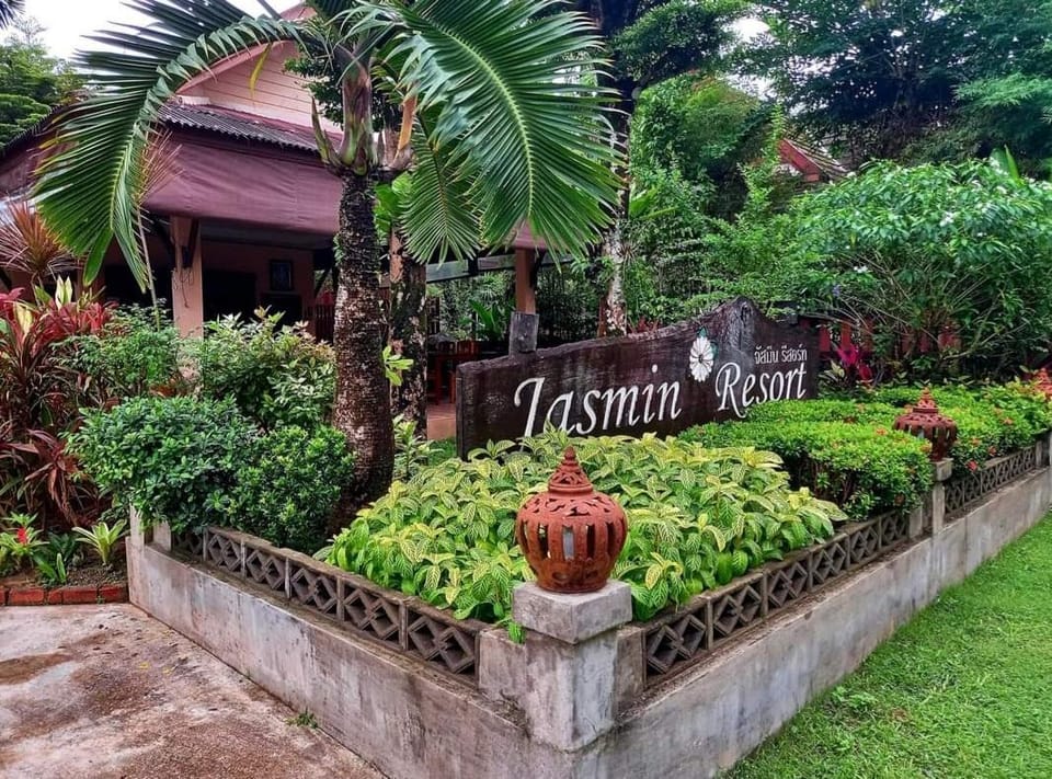 Jasmin Resort Khaolak Resort in Khuekkhak
