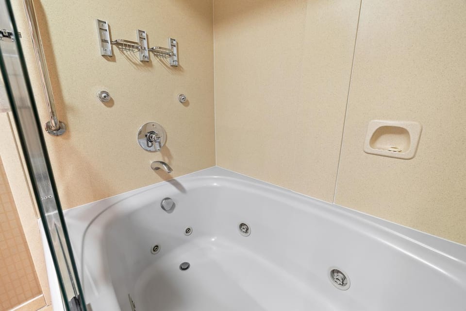 Alexis Park San Francisco Hotel in Western Addition