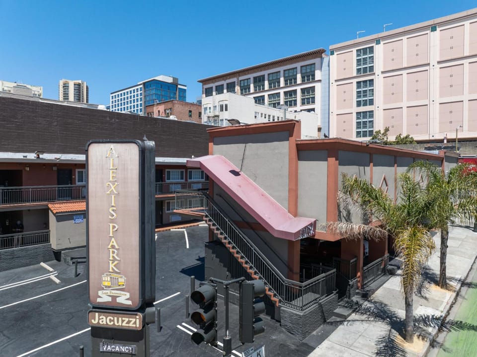 Alexis Park San Francisco Hotel in Western Addition