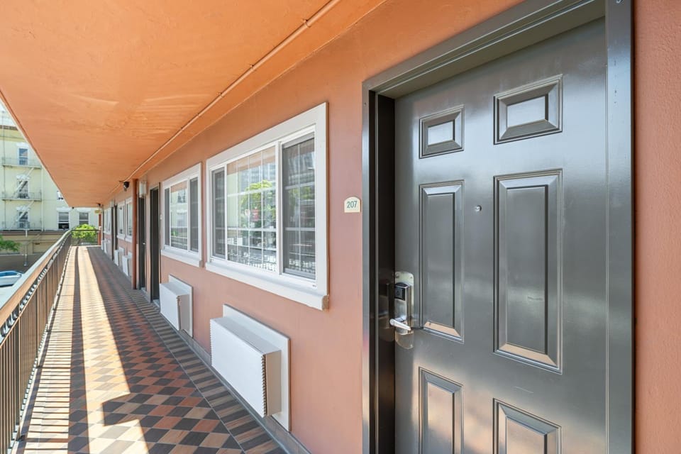 Alexis Park San Francisco Hotel in Western Addition