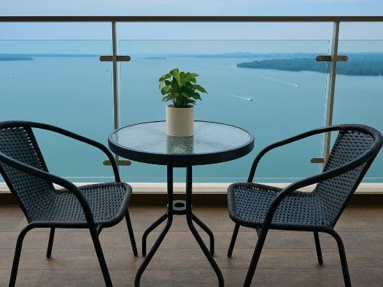 Danga Bay The Sunny Coast 3BR 8Pax Hotel in Johor Bahru