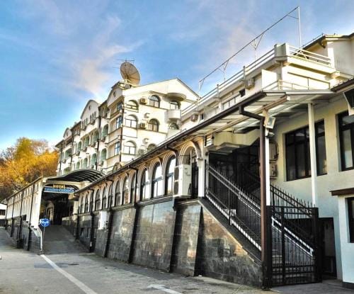 Hotel Tasino Cesmice - Free private parking Hotel in Skopje