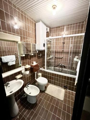 Hotel Tasino Cesmice - Free private parking Hotel in Skopje