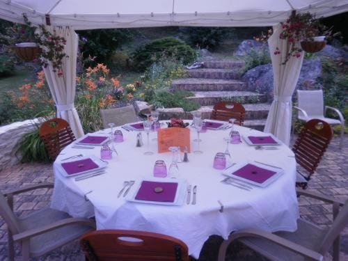Le Jardin des Roches Hotel in Île-de-France