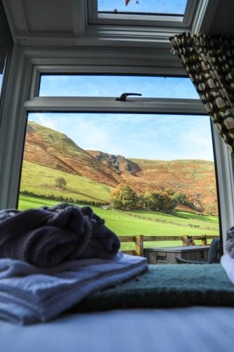 Ty Nant Gwenyn Lodge in Wales
