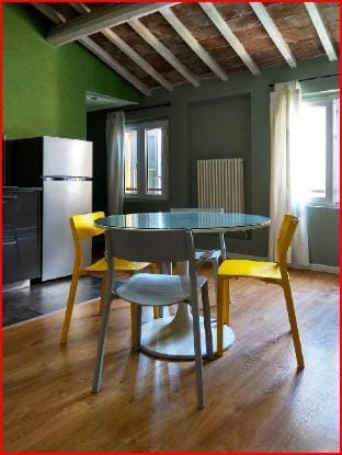 Empire - Casa Vacanze Hotel in Modena