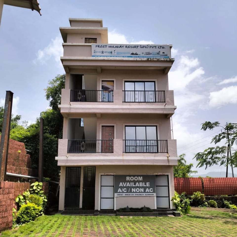 Preet Holiday Resort Hotel in Maharashtra