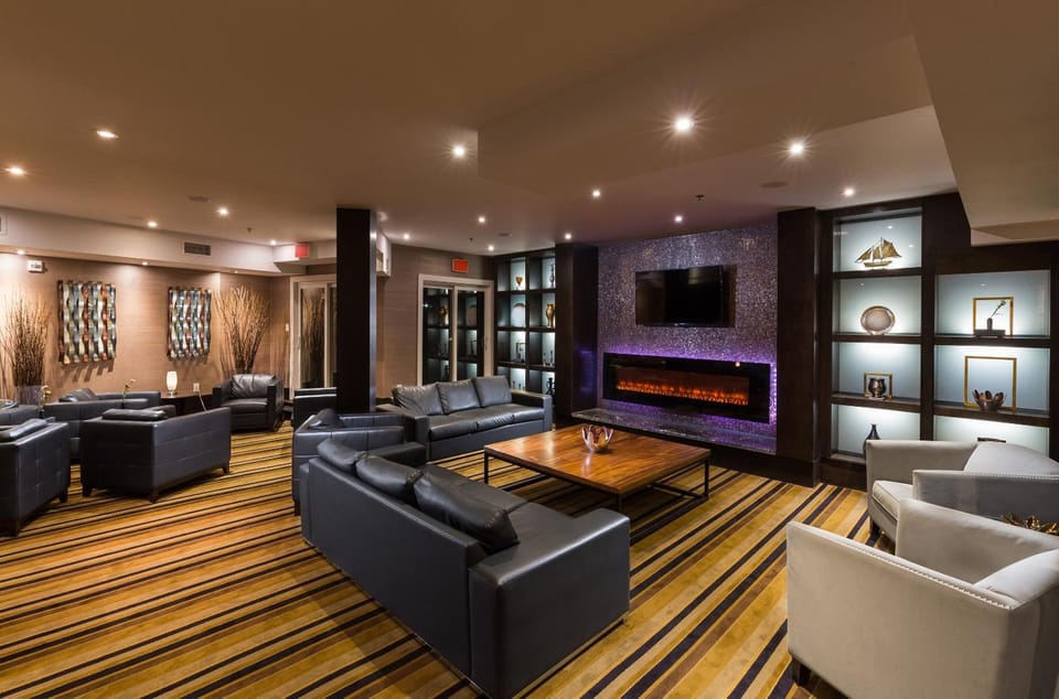 Shared lounge/TV area