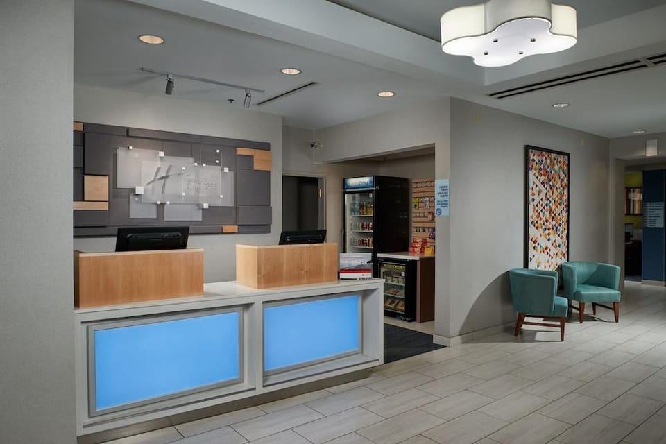 Holiday Inn Express & Suites Oxford by IHG Hotel in Anniston