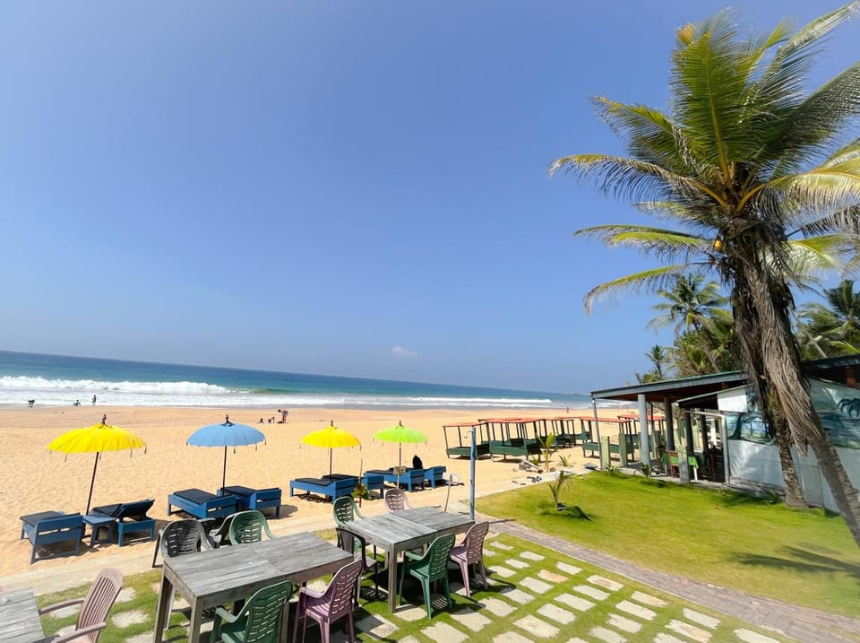 Pearl Island Beach Hotel Hotel in Hikkaduwa