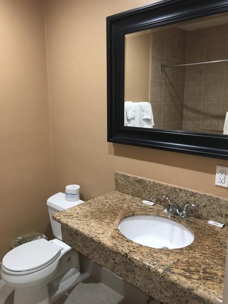 Budget Inn Hotel in Lawndale
