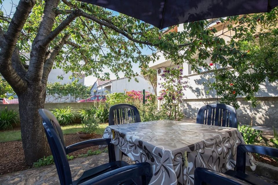 Apartments and Room Thea Hotel in Zadar