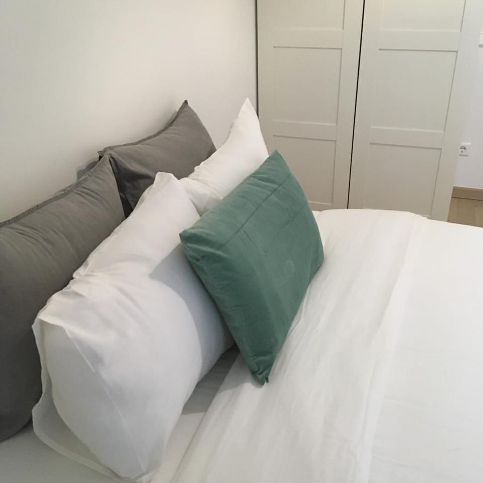 Trendy New & Large 3 Beds, 90m2 in City Center Hotel in Luxembourg