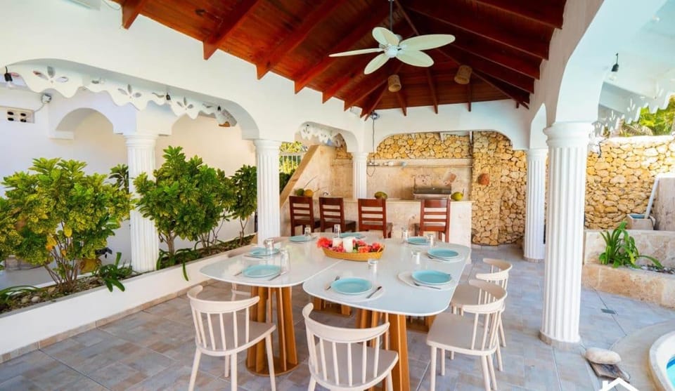 Brisas Doradas Beachfront Villa Apartment hotel in Puerto Plata Province