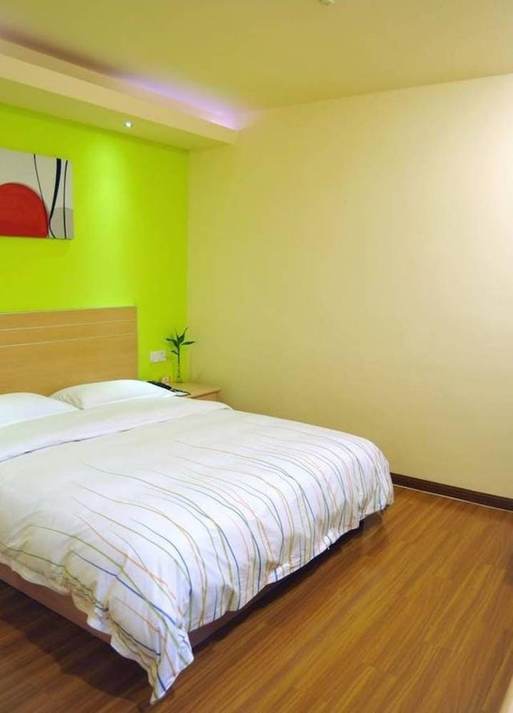 Heng 8 Hotel Tonglu South Yingchun Road Hotel in Hangzhou