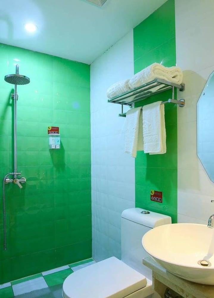 Heng 8 Hotel Tonglu South Yingchun Road Hotel in Hangzhou
