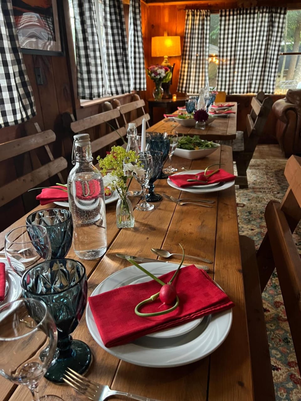 Cottage Place on Squam Lake Hotel in Ashland