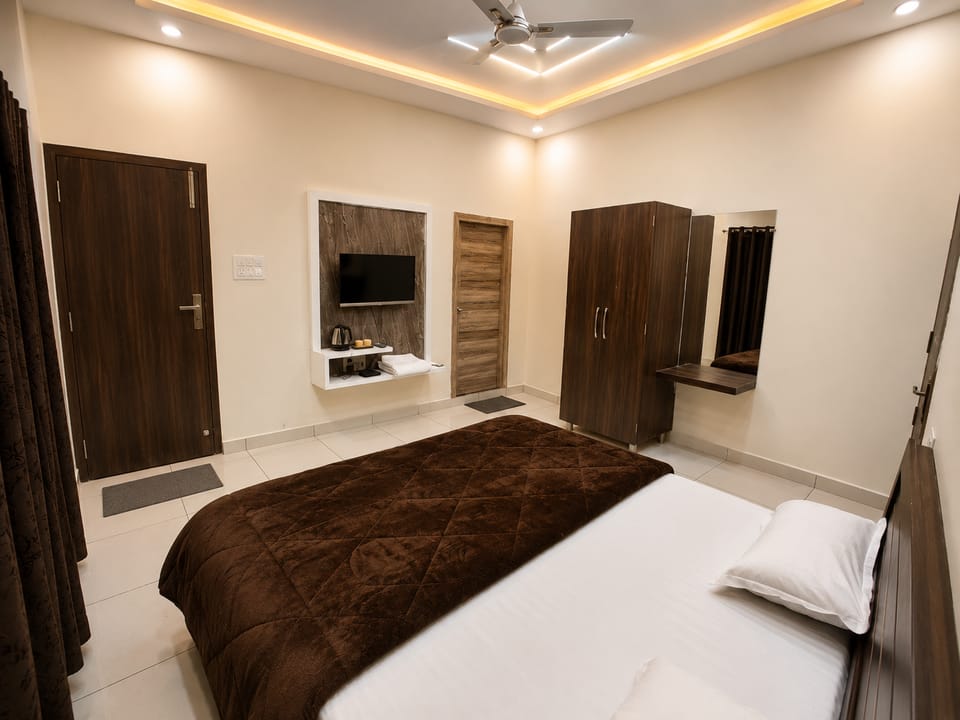 Goroomgo Jag-Laxmi Palace Ujjain Hotel in India