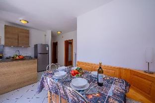 Dogana Best Lake View Hotel in Nago–Torbole