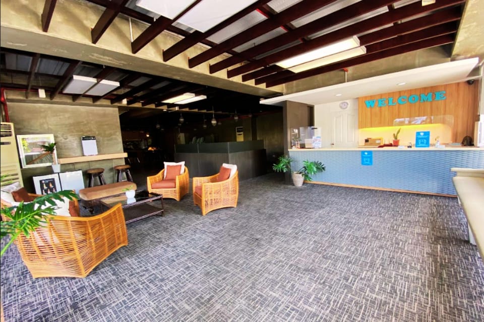 Insular Square Inn powered by Cocotel Inn in Central Visayas