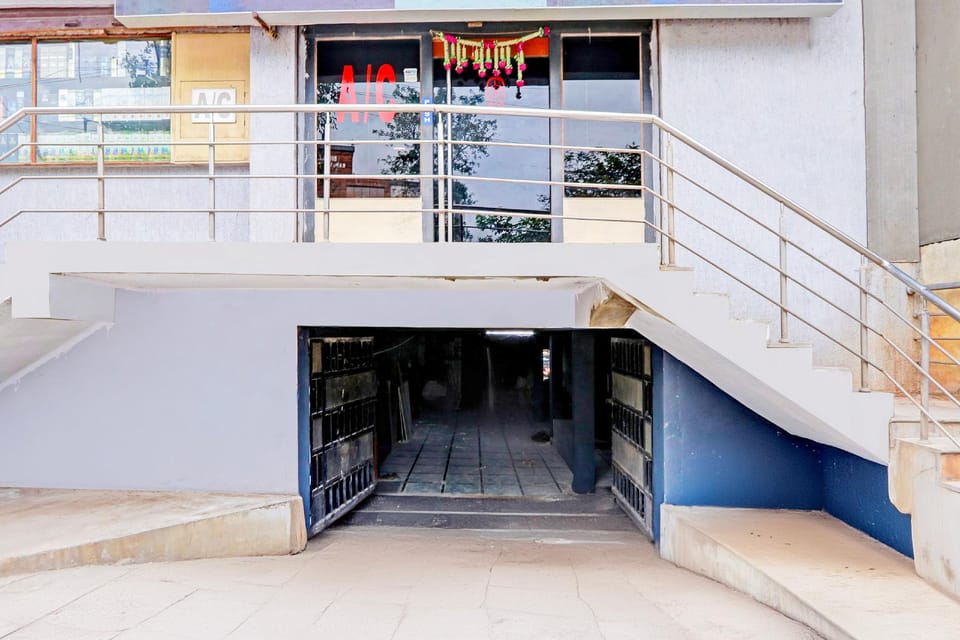 Hotel O M&N Grand Hotel in Telangana