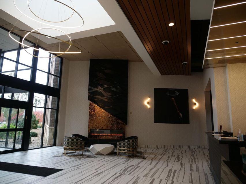 Great River Hotel Hotel in Burlington