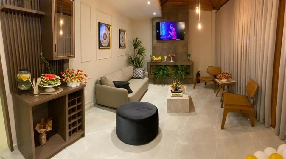 Shared lounge/TV area