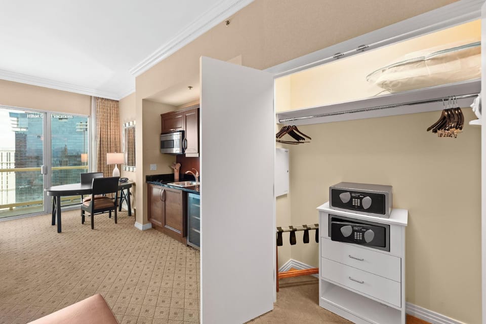 Lucky Gem Penthouse Suites at MGM Signature Hotel in Las Vegas Strip