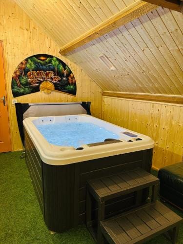 Espace Piscine et SPA Villa des Cortins Hotel in Bourgogne-Franche-Comté