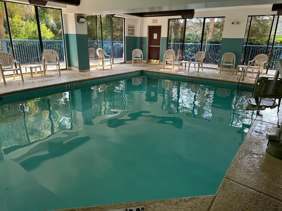 Country Inn & Suites by Radisson, Murrells Inlet, SC Hotel in Garden City