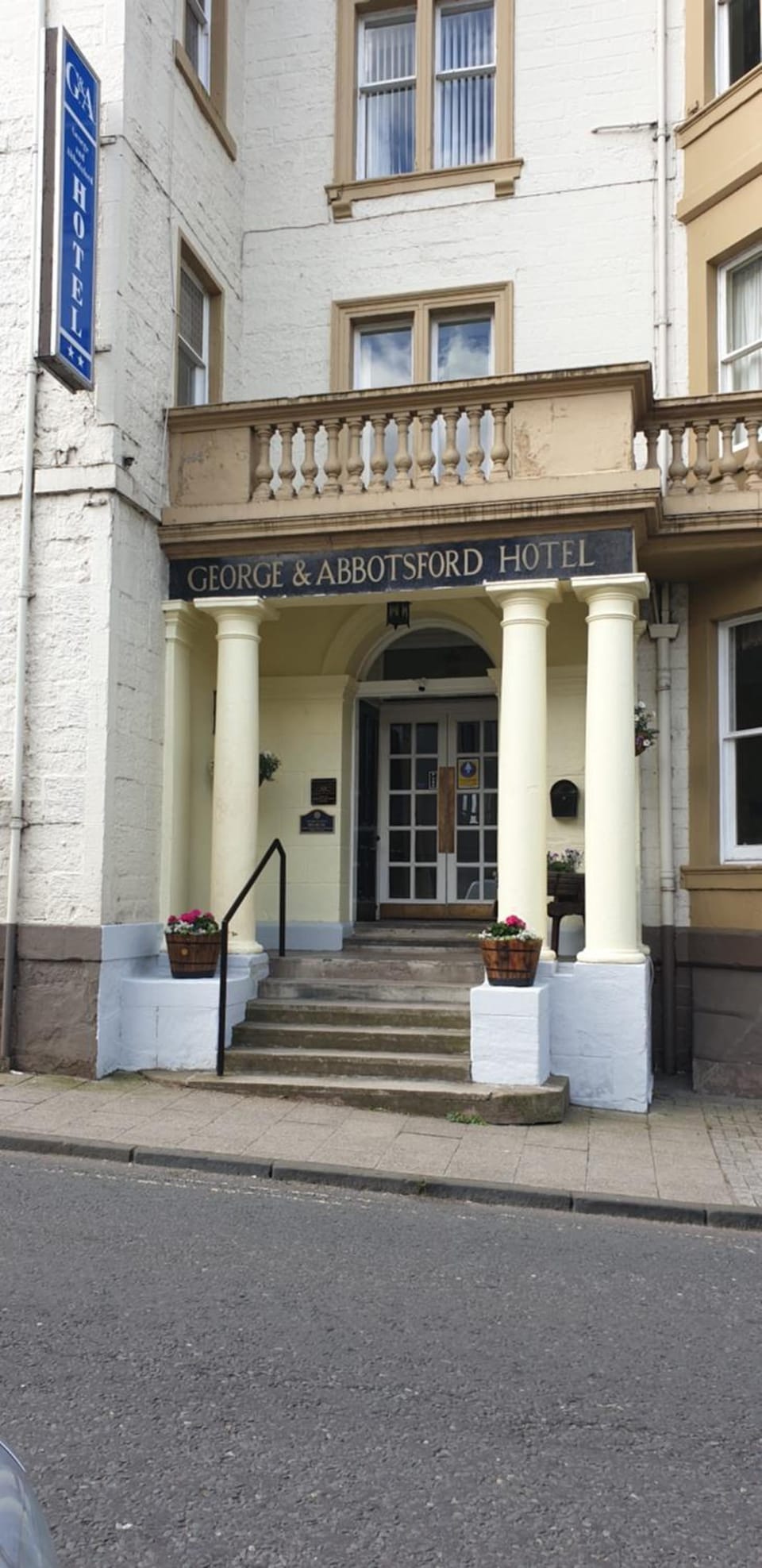 George and Abbotsford Inn in England