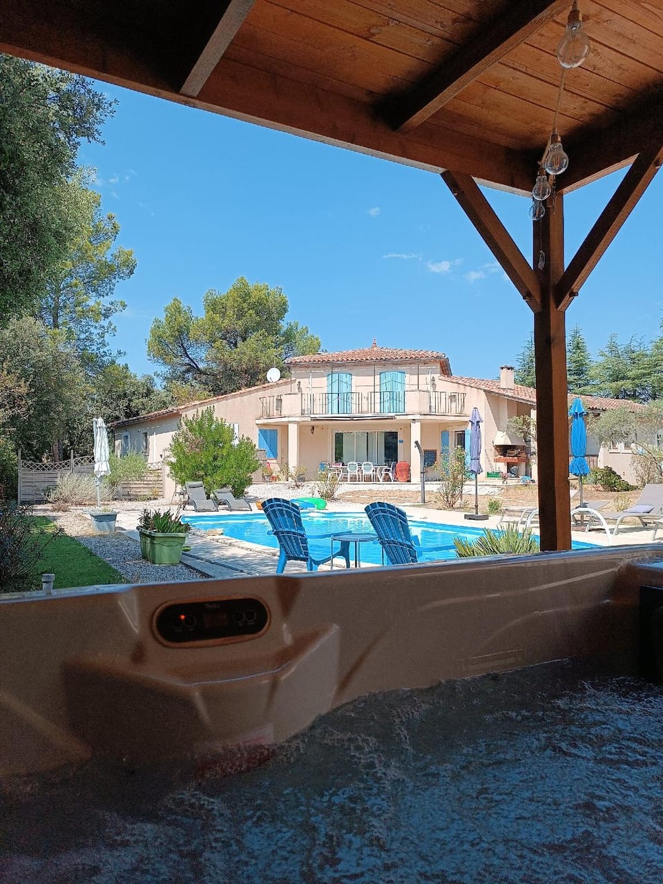 Maison d'Hôtes La Chêneraie Hotel in Pernes-les-Fontaines