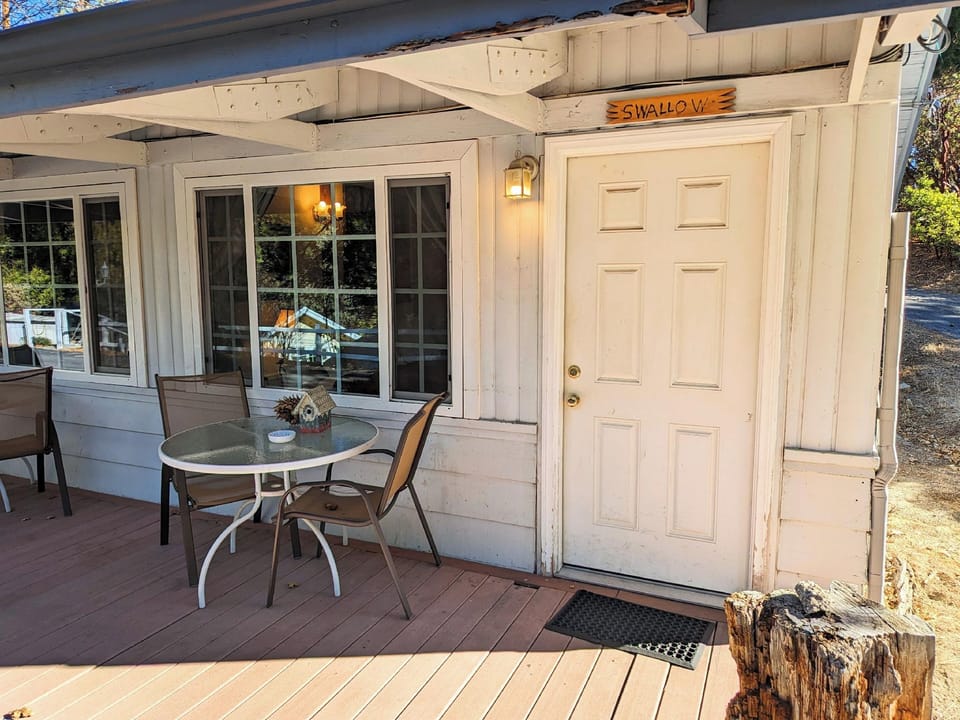 Bluebird Cottage Inn Hotel in Idyllwild-Pine Cove