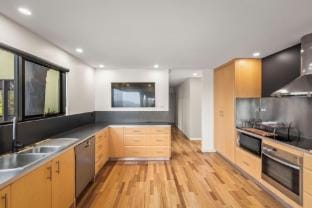 Tree Top Views - 4 Bedroom House Hotel in Glenorchy