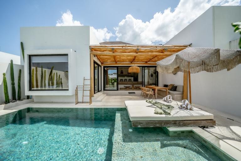 Villa Rosado Canggu Hotel in North Kuta
