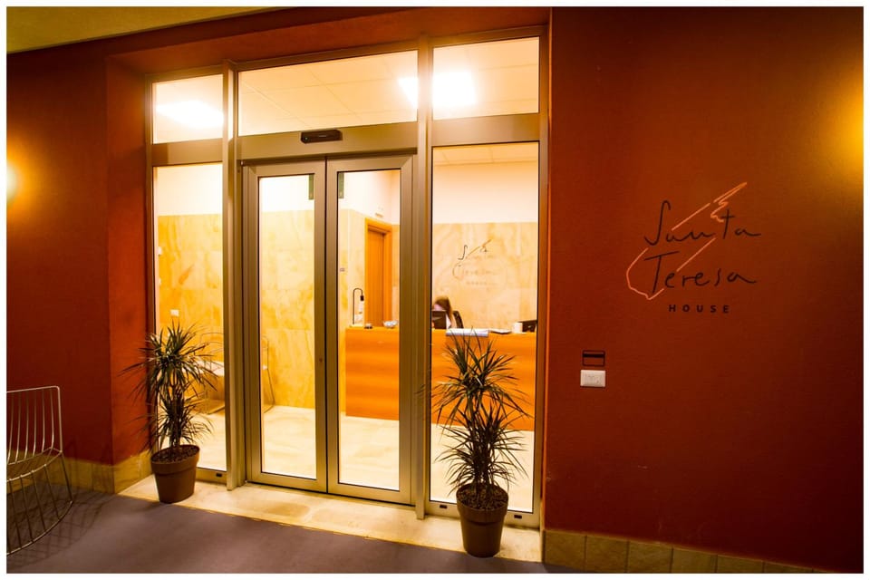 Santa Teresa House Hotel in Verona