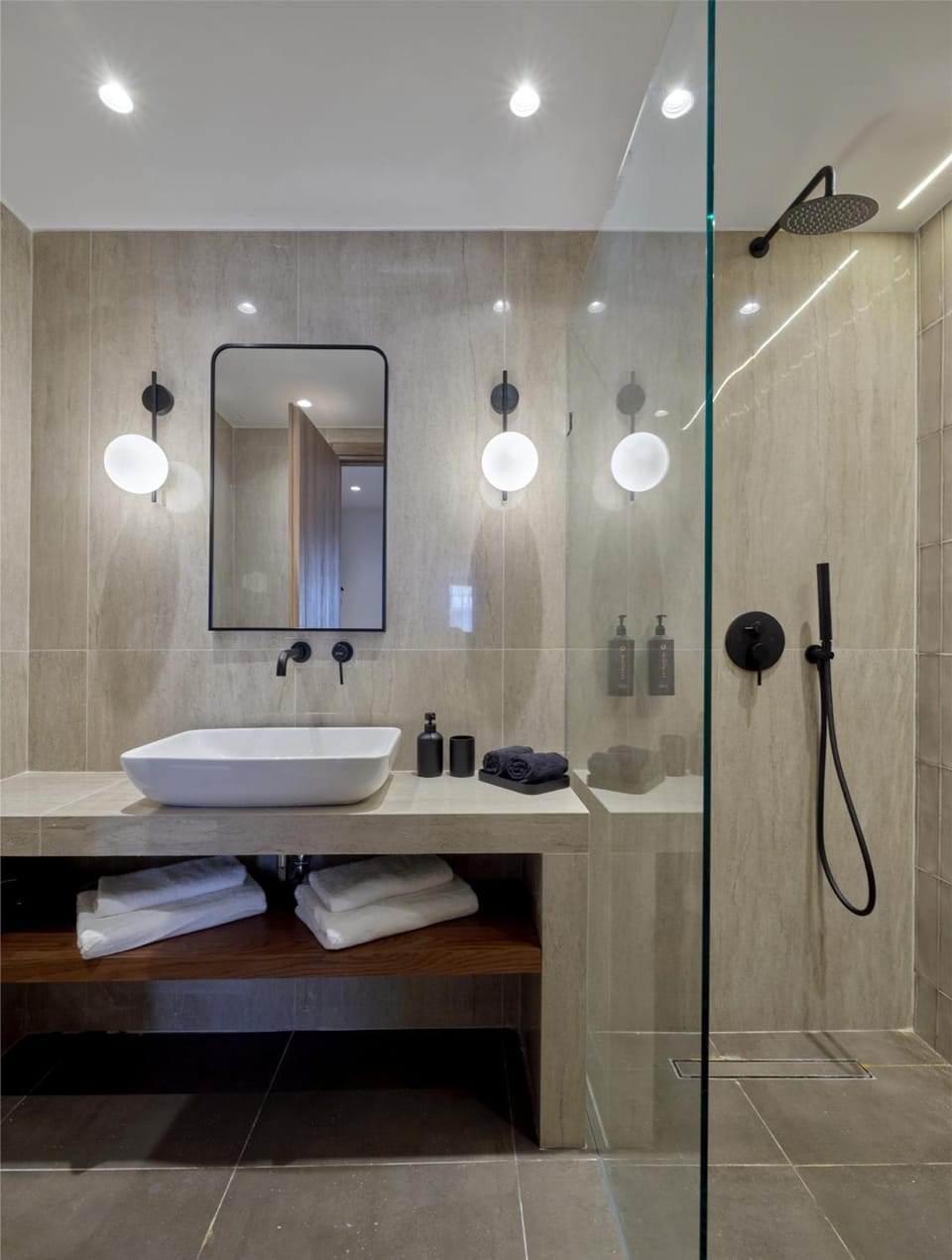 Haya Athens Loftie Suites Hotel in Athens