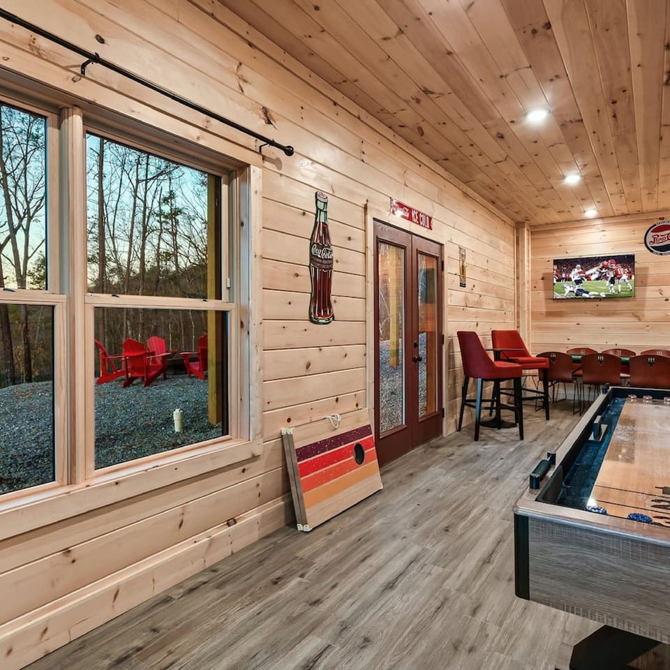 Sunrise Ridge 3br 3b Home w Fireplace Gameroom Hotel in Pigeon Forge