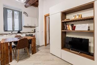 Moderno Loft nel Cortile di un Casale Storico Hotel in Milan