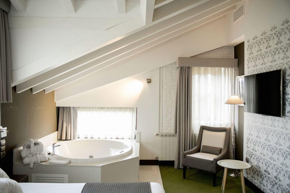 Costa Esmeralda Suites Hotel in Cantabria